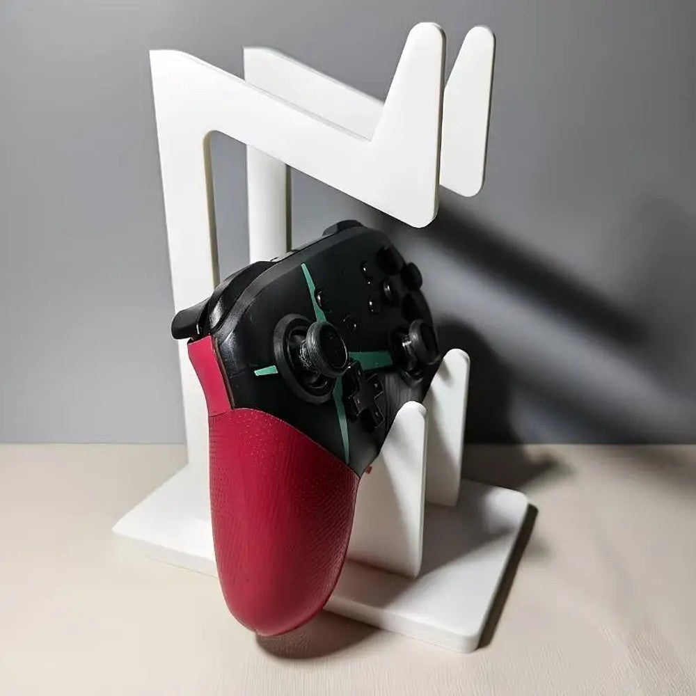 Controller-Ständer in Weiss mit eingelegtem Gamepad