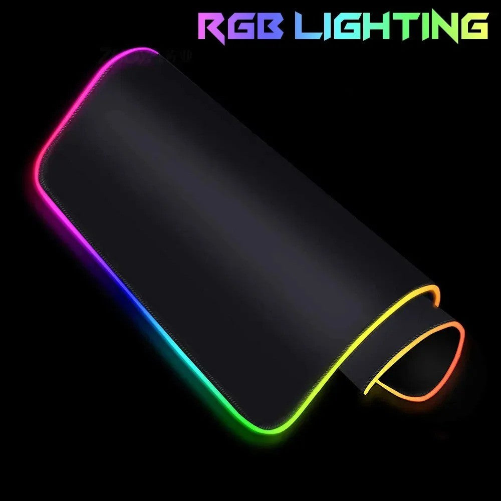Gerollte RGB-Schreibtischmatte mit leuchtendem Regenbogen-Rand